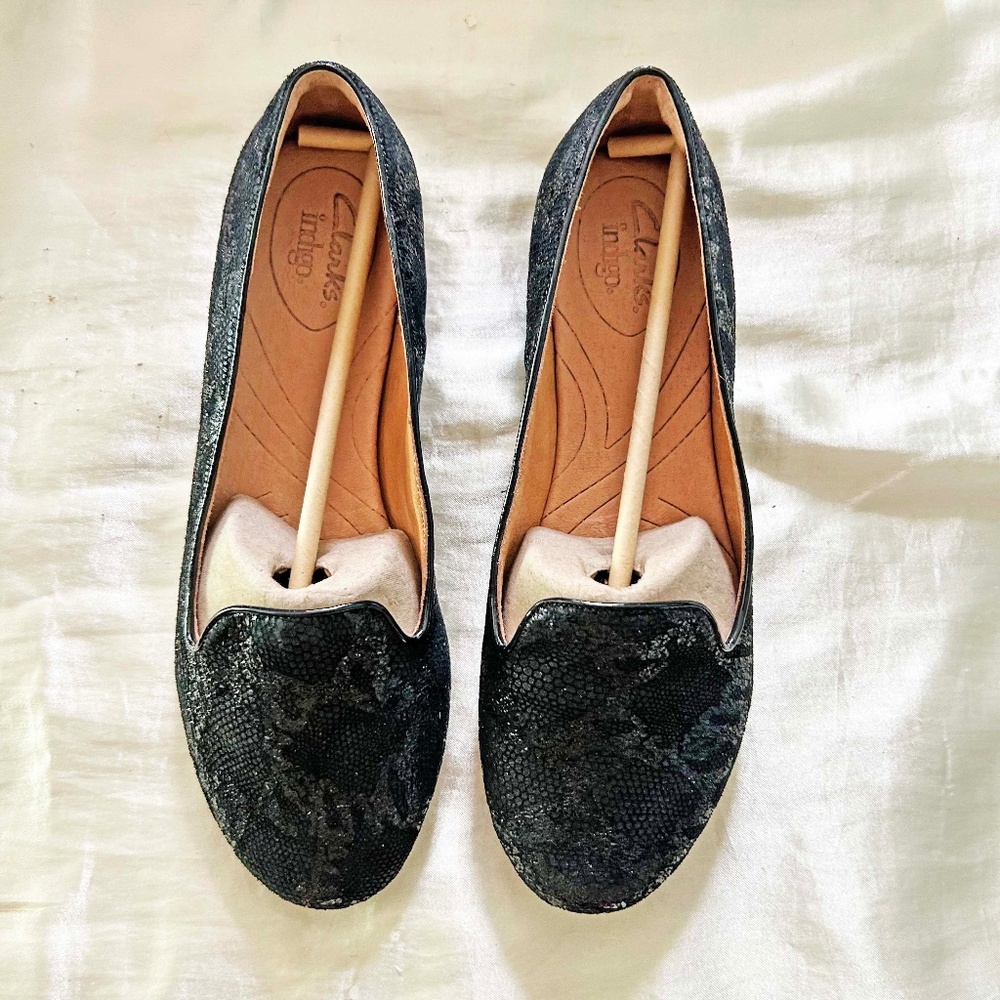 LOAFERS, SUEDE, BLACK, LADIES SZ 8.5B, WITH SUBTLE SILVERY SHIMMER, RUBBER SOLES